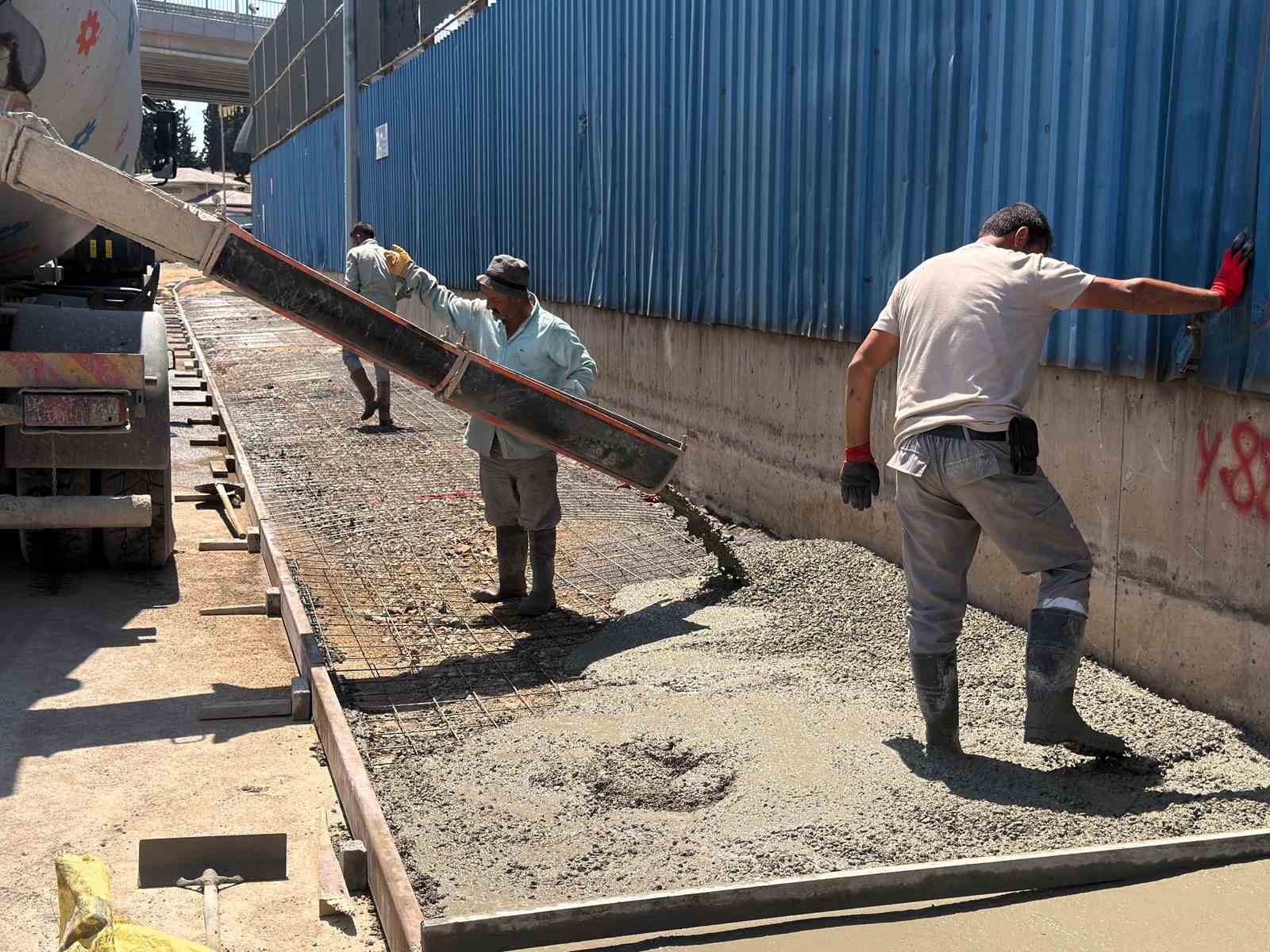Darıca Dutluk Sokak&rsquo;ta &uuml;styapı son s&uuml;rat ilerliyor