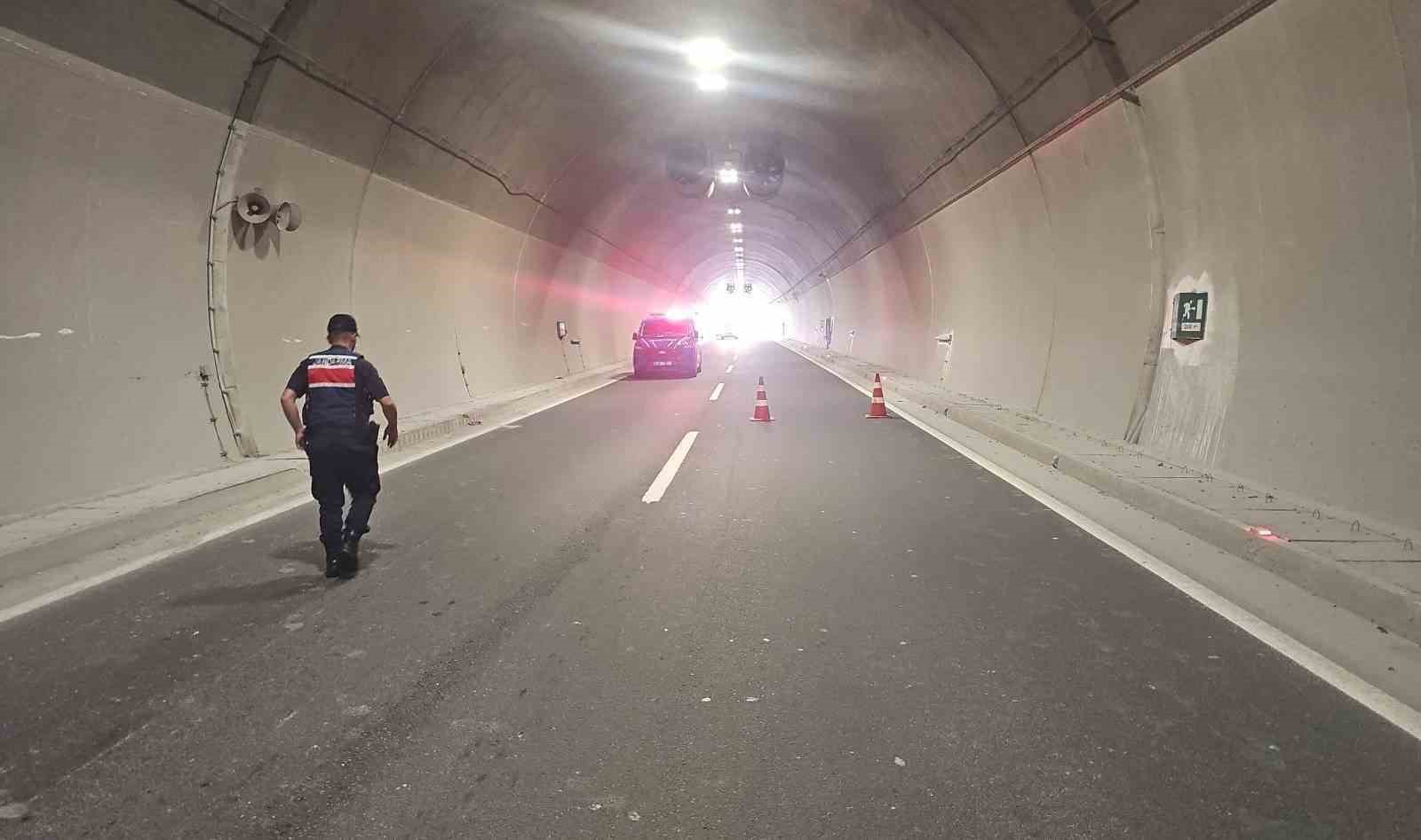 Osmangazi Tüneli içindeki trafik kazasında, 1’ağır 3 kişi yaralandı