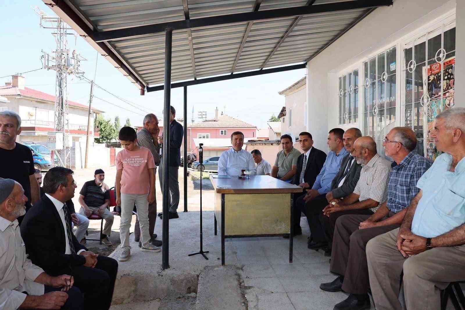 Vali Aydoğdu Soğukoluk k&ouml;y&uuml;nde vatandaşlarla buluştu