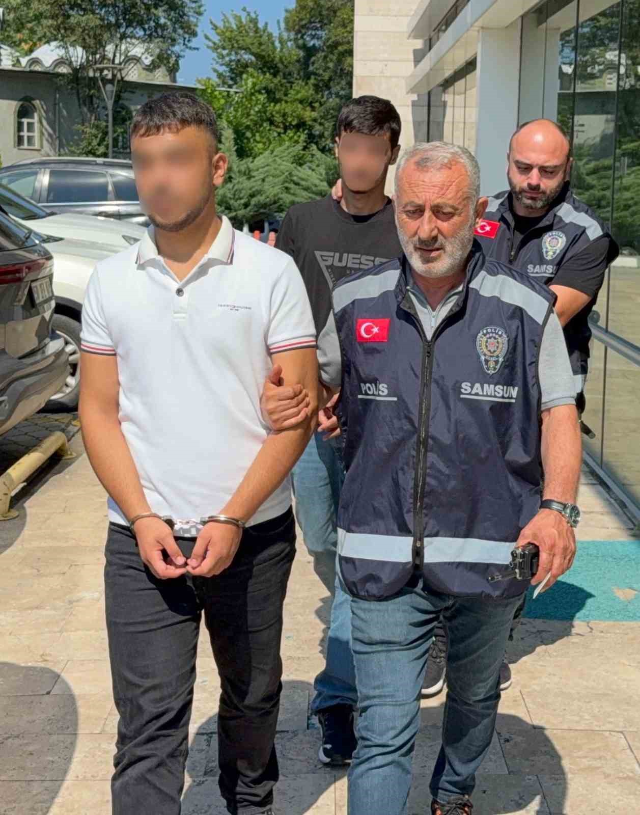 Kırtasiye baskınına 2 tutuklama
