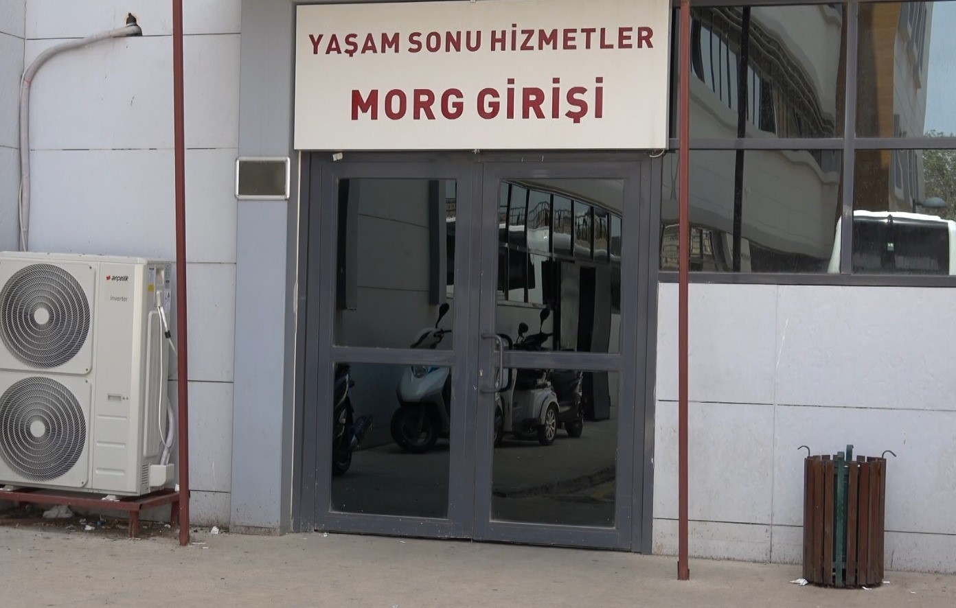 Kilis&rsquo;te &rsquo;yol verme&rsquo; kavgası: 1 &ouml;l&uuml;, 12 yaralı