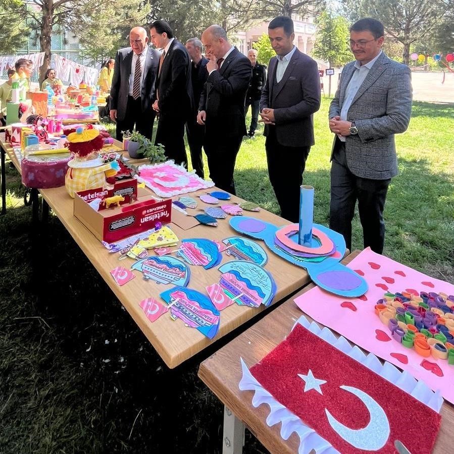 Derek&ouml;y Şehit Fatih Seven İlkokulu ve Ortaokulunda eğitim şenliği