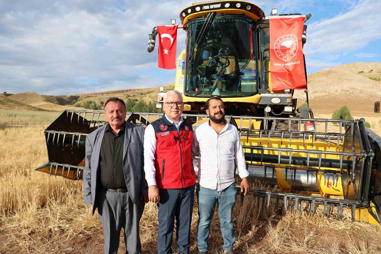 Türkiye’nin hububat ambarı Sivas’ta hasat devam ediyor