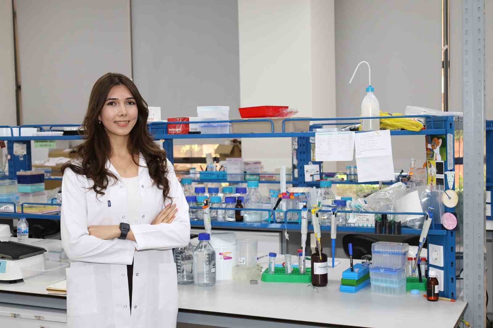 Dünya istedi, Elif başardı