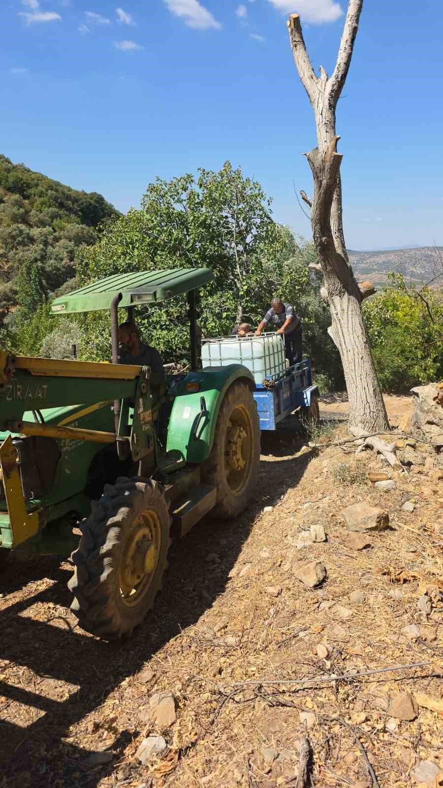 Tire’de bitmeyen yol çilesi: Mahalleli can güvenliğinden endişeli