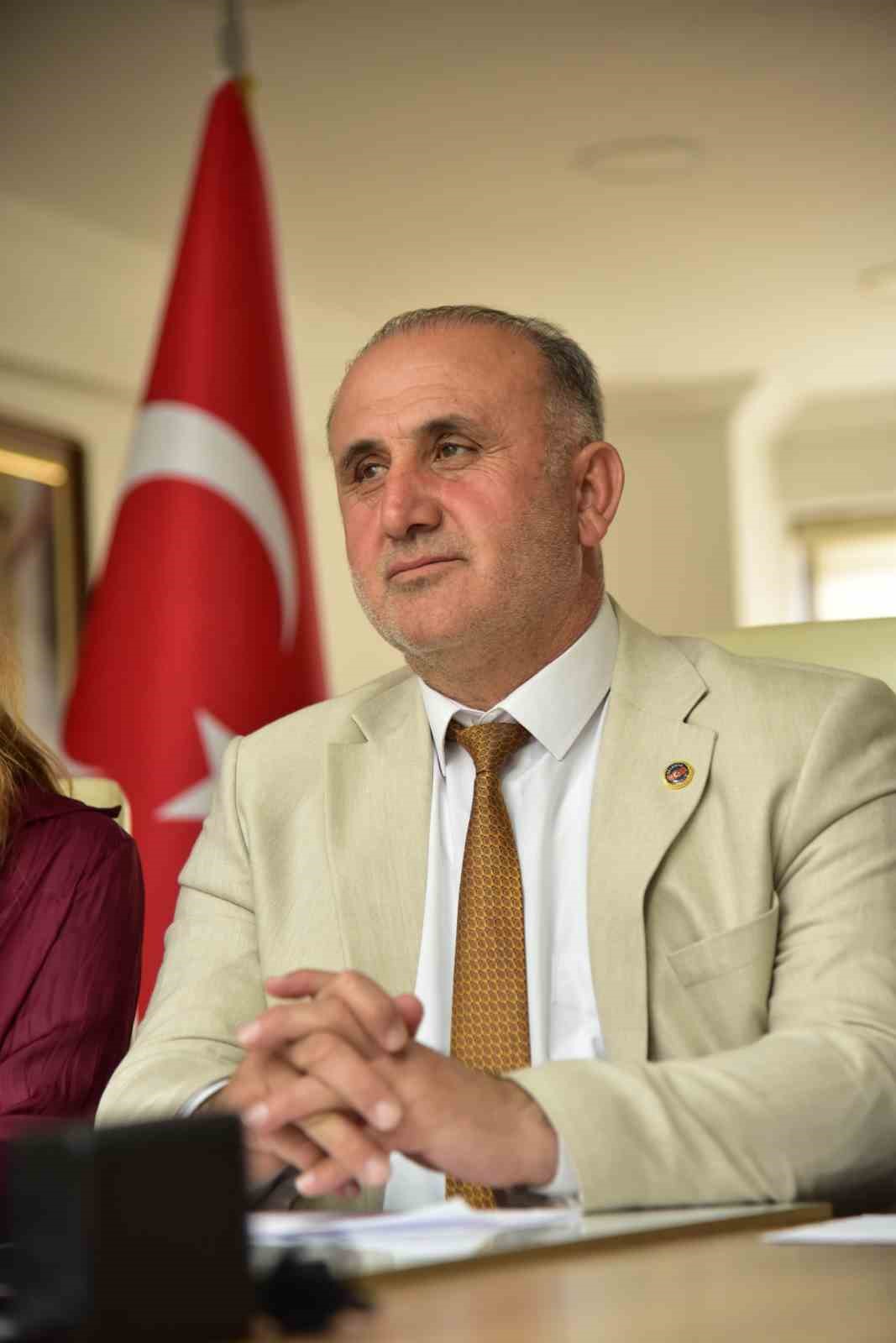 İstiklal Mahallesi&rsquo;nde yol yenileme &ccedil;alışmaları başladı