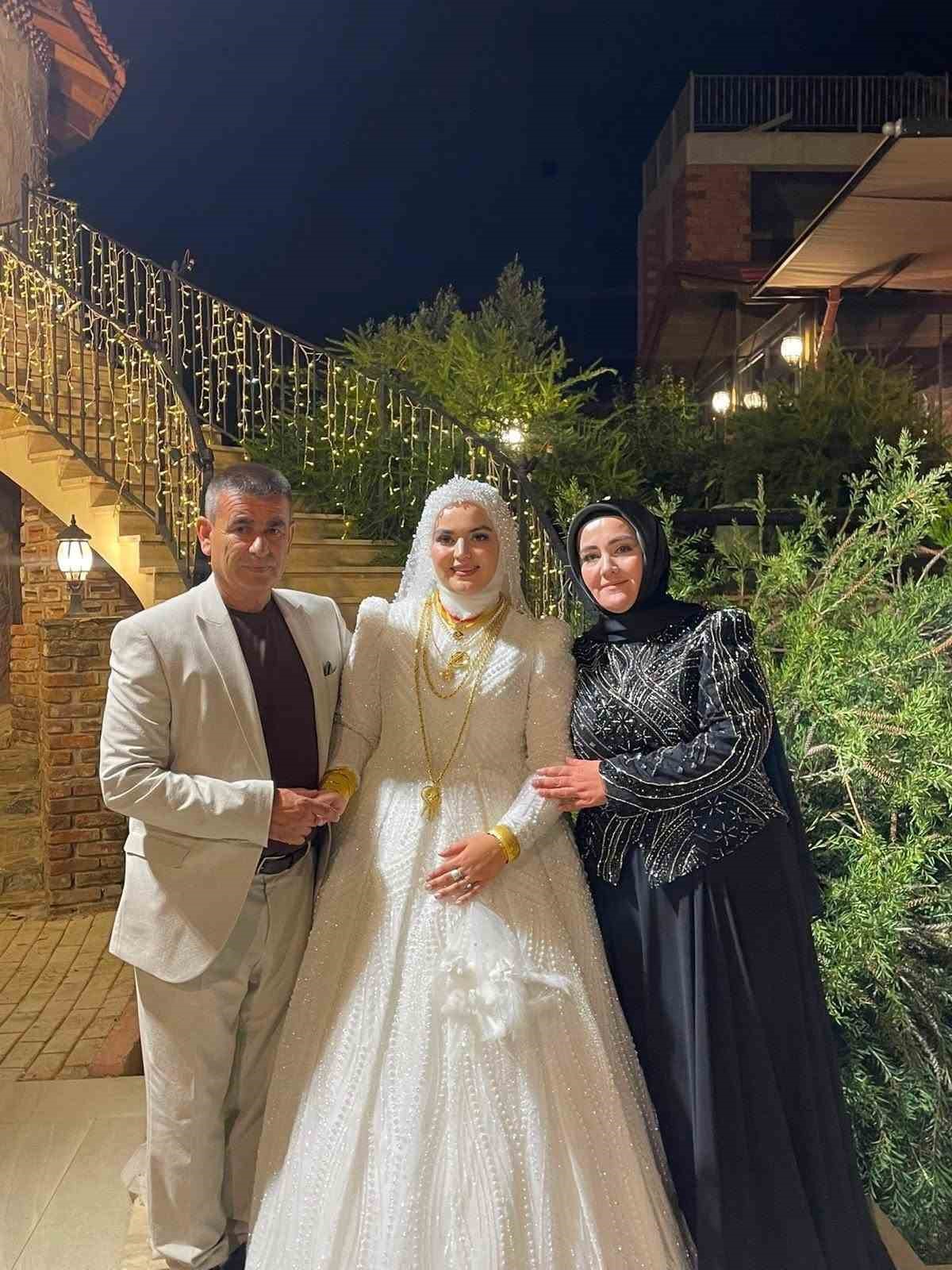 Burhaniye’de kadın muhtarın mutlu günü