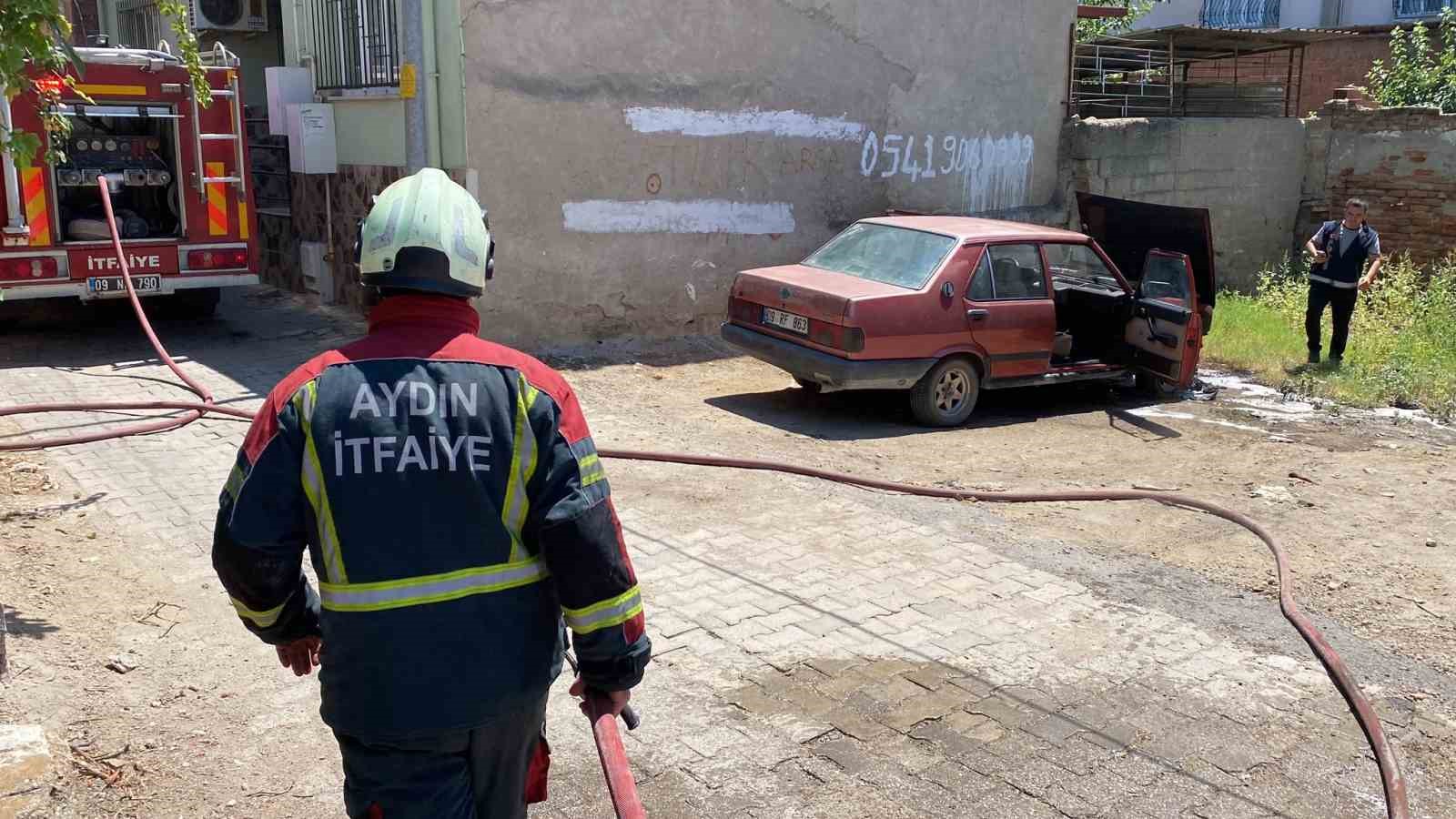 Nazilli’de otomobil yangını, araç kullanılamaz hale geldi