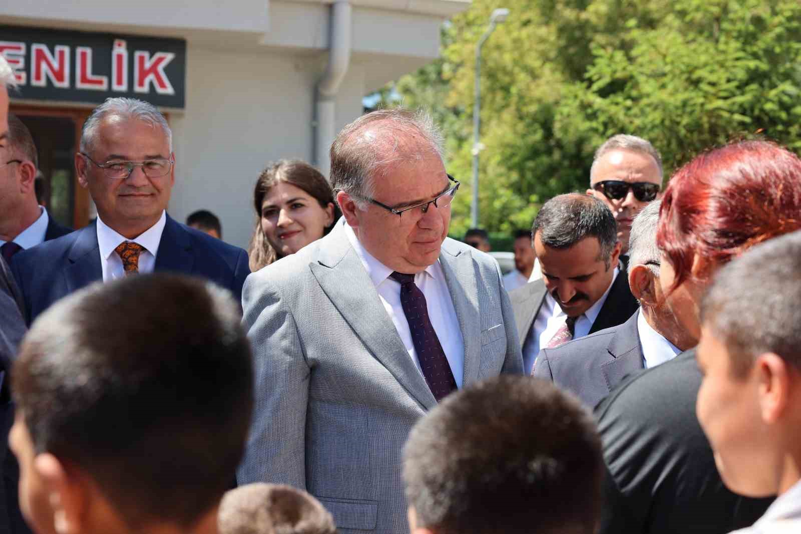 Akülü araç ve tekerlekli sandalye teslim töreni düzenlendi