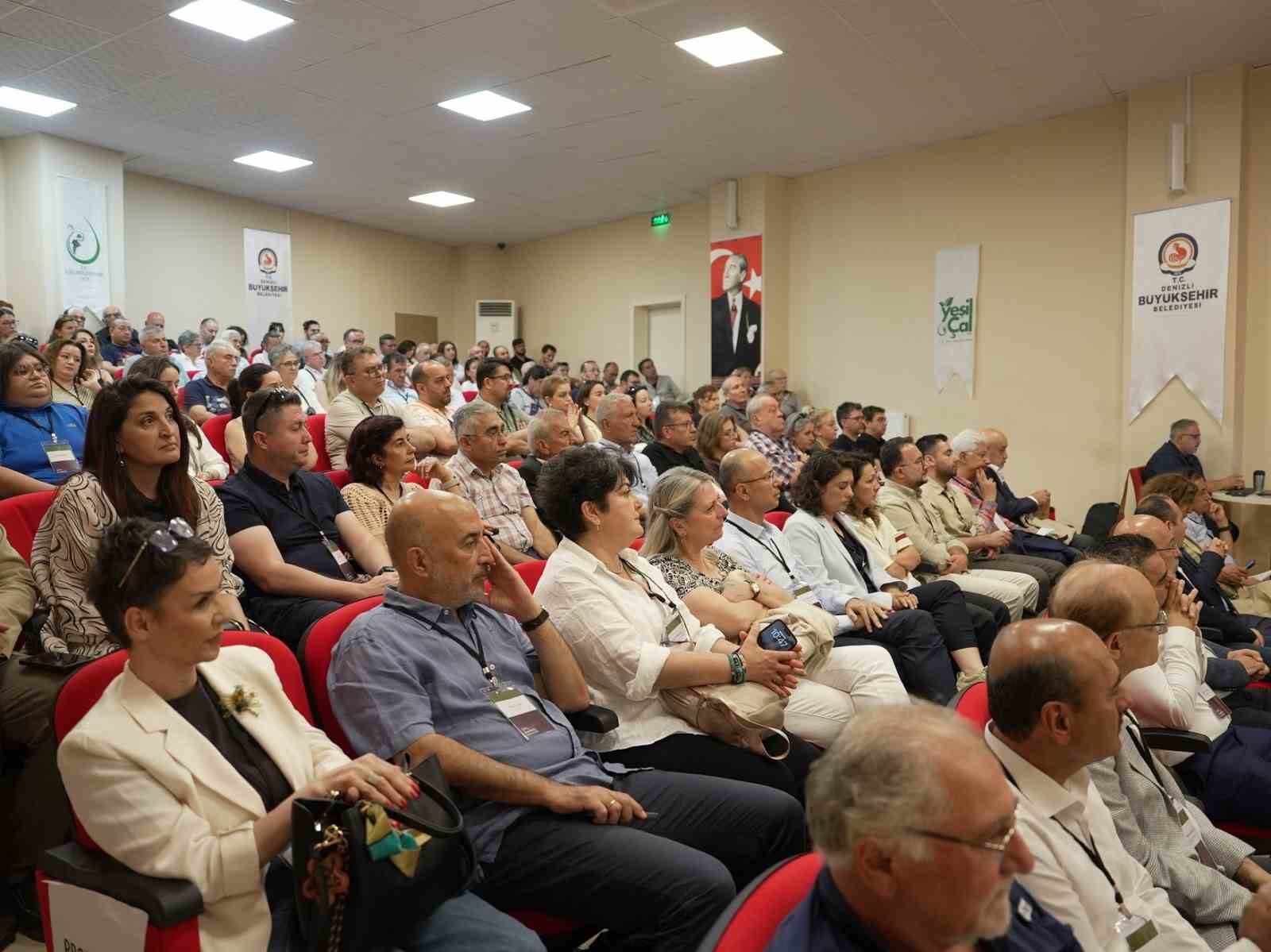 Denizli B&uuml;y&uuml;kşehir ile &Ccedil;al Bağ Yolu g&uuml;&ccedil;leniyor
