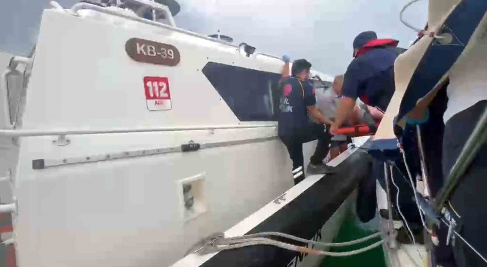 Marmaris ve Fethiye’de teknelerde yaralanan 2 kişiye Sahil Güvenlikten tıbbi tahliye