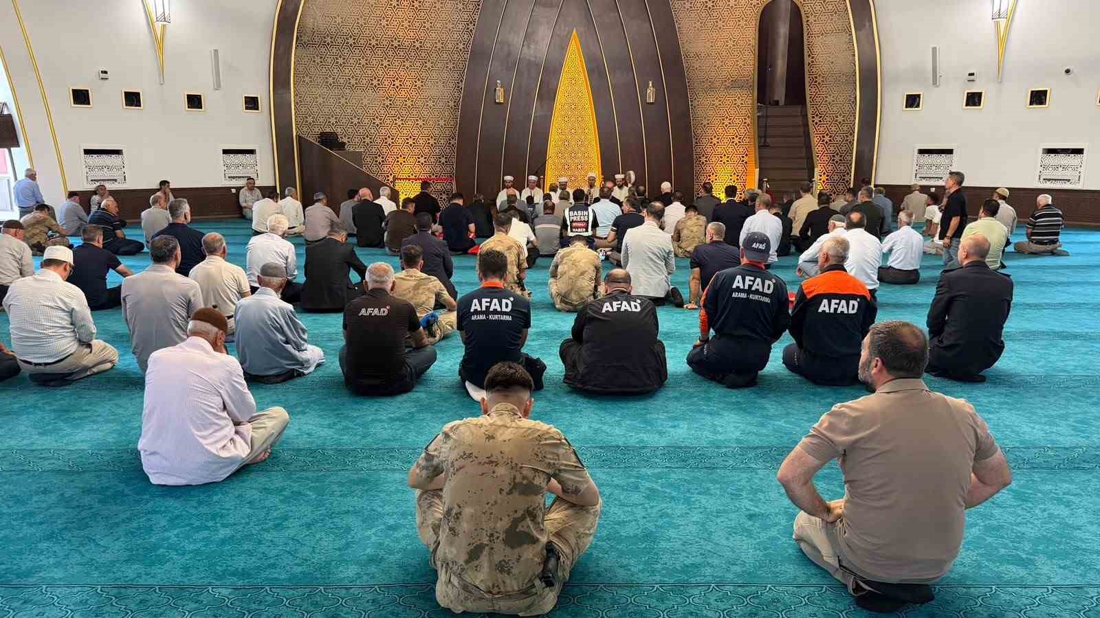 15 Temmuz’da şehitler kabirleri başında anıldı