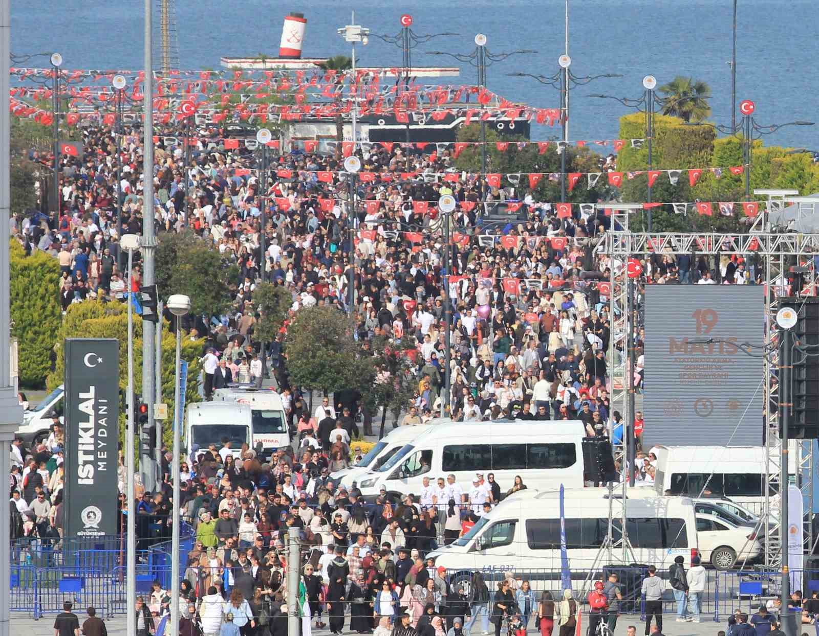 Samsun’da uçak gösterisi yoğunluğu