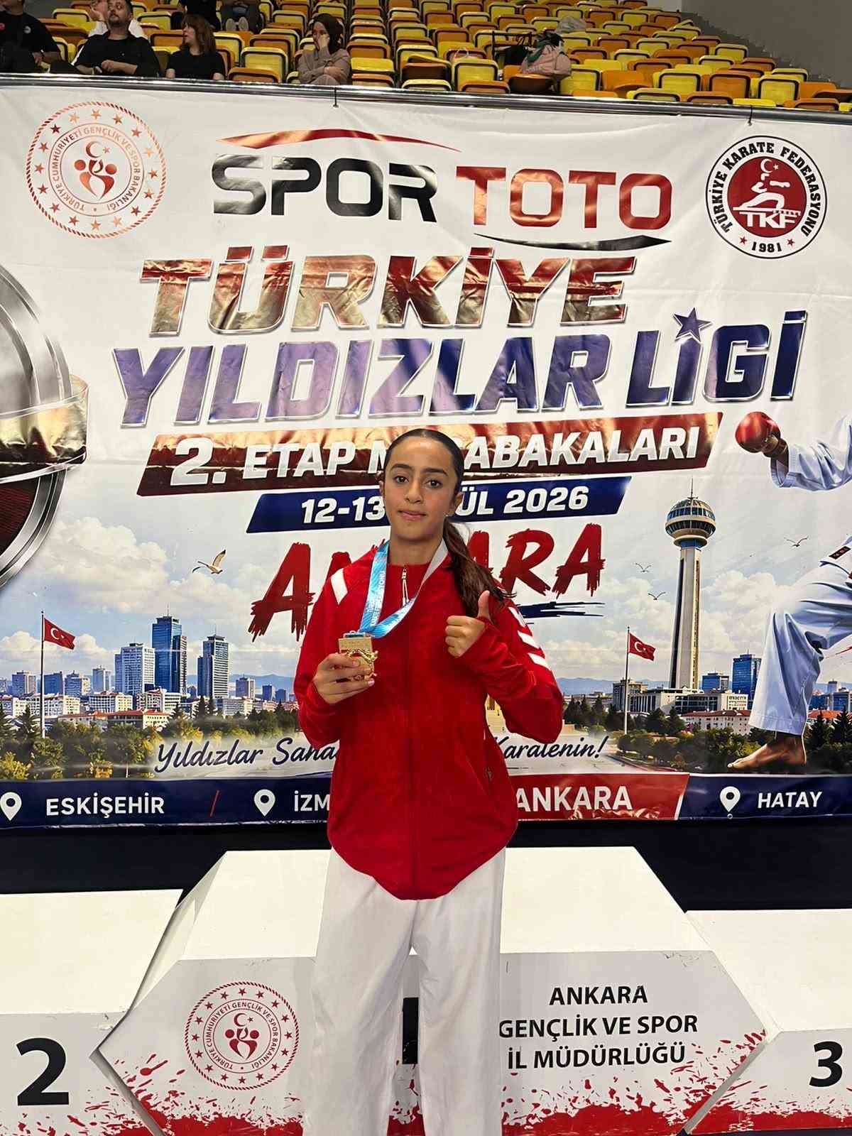 Sivaslı karateciler şov yaptı!