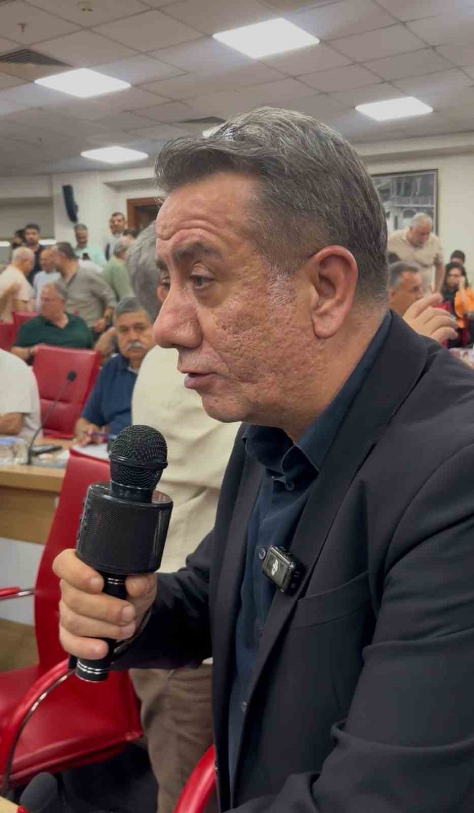Başkan Yetişkin, meclise kendi mikrofonu ile geldi
