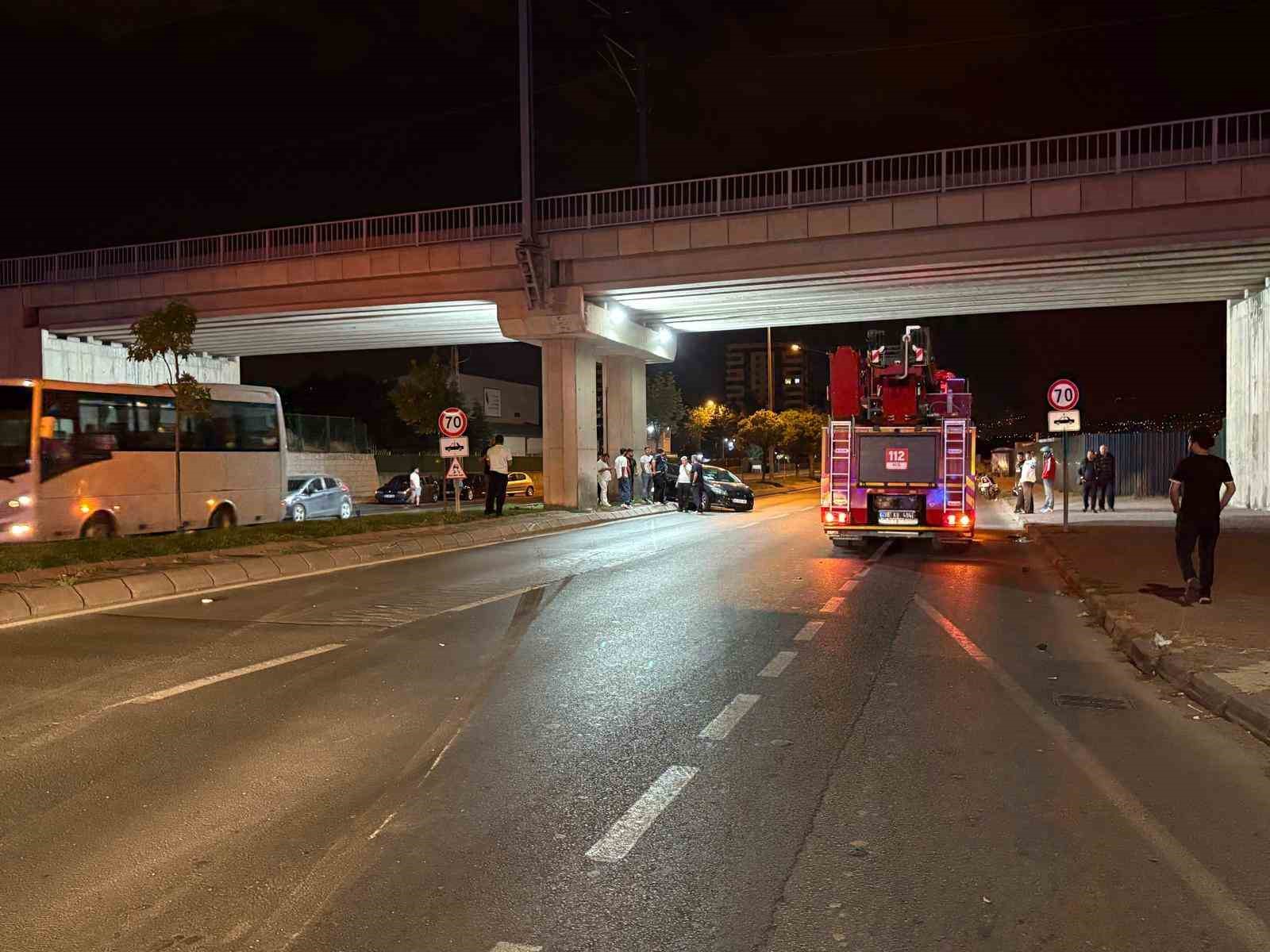 Kayseri&rsquo;de kazaya karışan otomobil, &ccedil;arpışmadan 200 metre sonra ancak durabildi: 1 yaralı