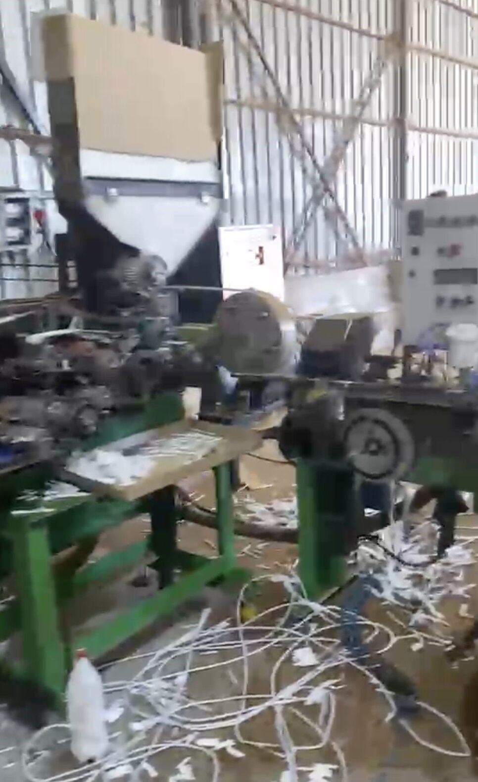 Besihane görünümlü kaçak sigara fabrikasına baskın: 610 bin makaron ele geçirildi