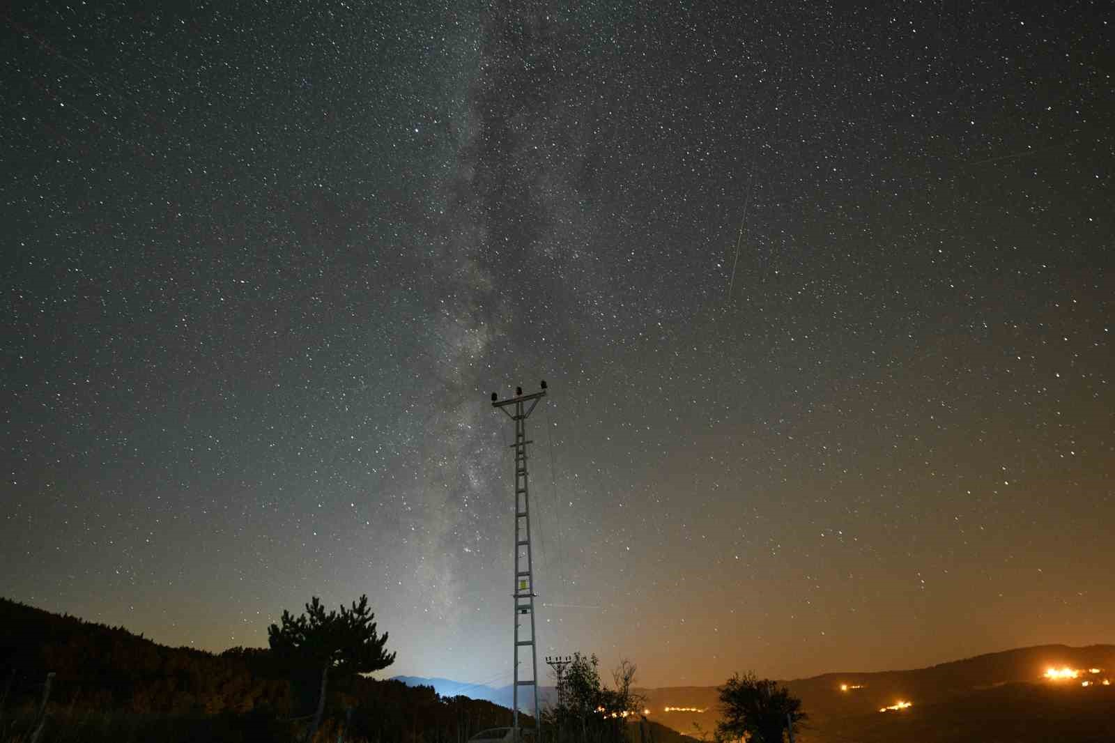 Kastamonu&rsquo;da g&ouml;ky&uuml;z&uuml; meraklıları Perseid meteor yağmurunu izledi