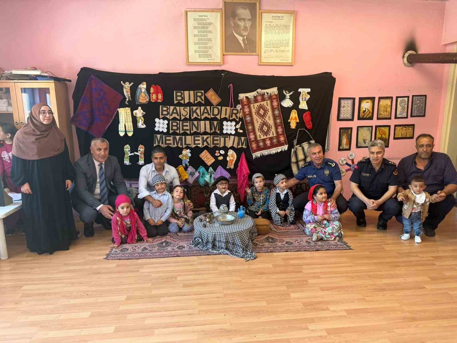 Burhaniye&rsquo;de bahar şenliği coşkusu