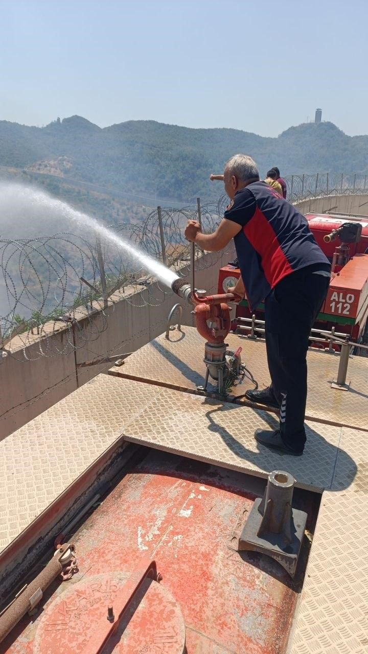 Suriye sınırında çıkan yangına hızlı müdahale