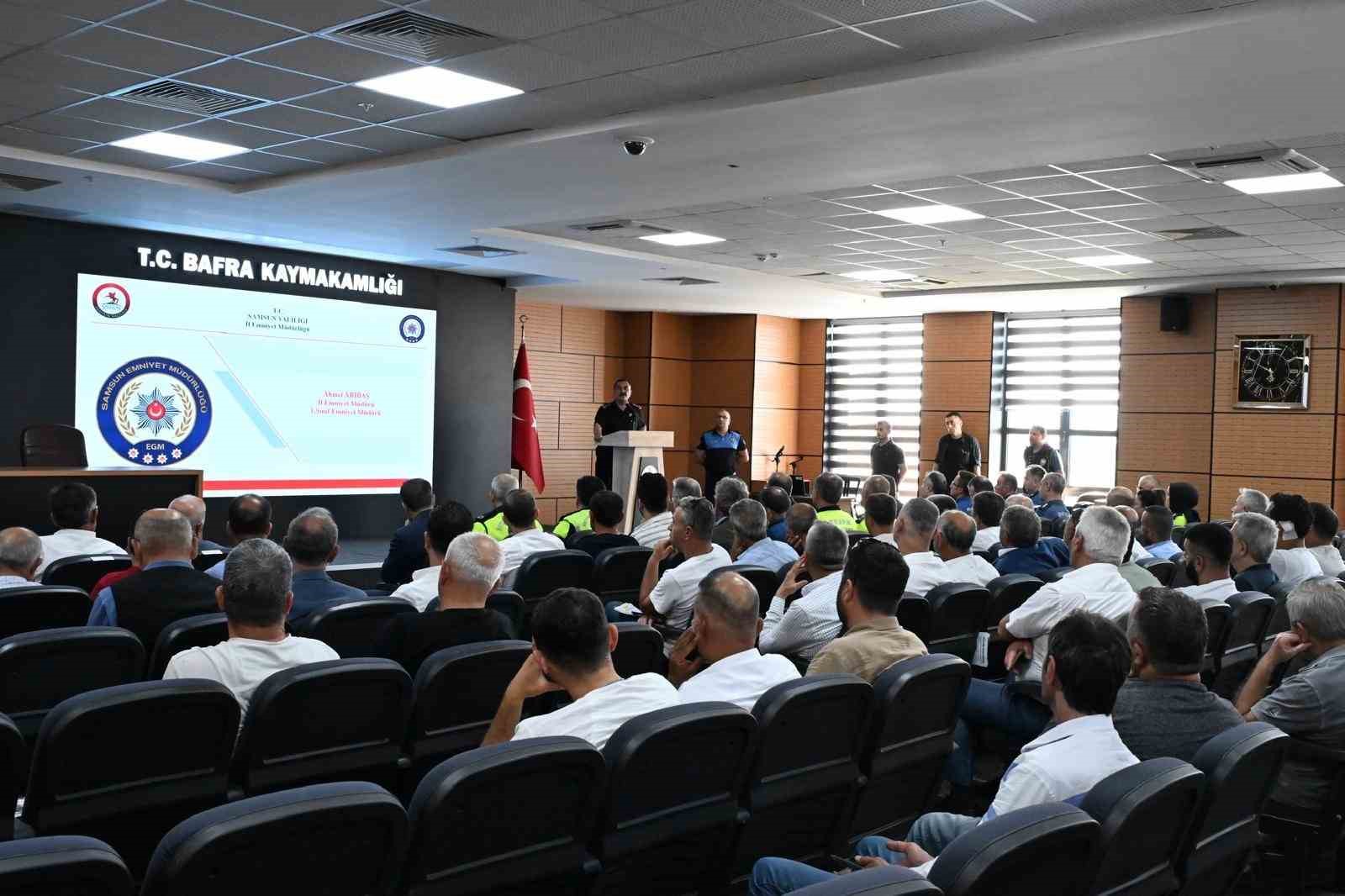 Emniyet Müdürü Arıbaş, Bafra’da toplu taşıma sektörü temsilcileri ile toplantı yaptı