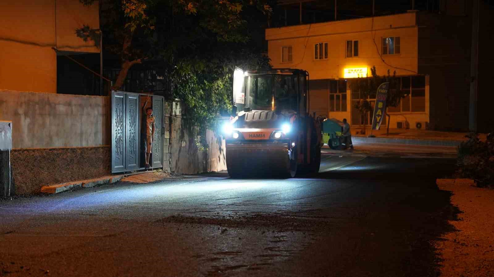 B&uuml;y&uuml;kşehir, Yahya Kemal&rsquo;de asfalt mesaisini s&uuml;rd&uuml;r&uuml;yor
