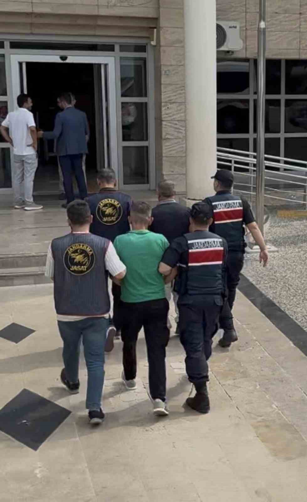 Baz istasyonlarından 2 milyon TL’lik akü hırsızlık zanlısı tutuklandı