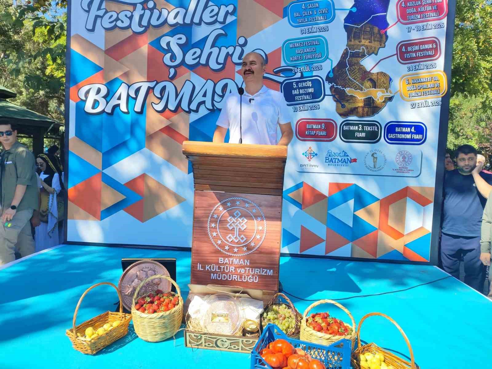 Batman’da festival coşkusu kortej yürüyüşüyle başladı