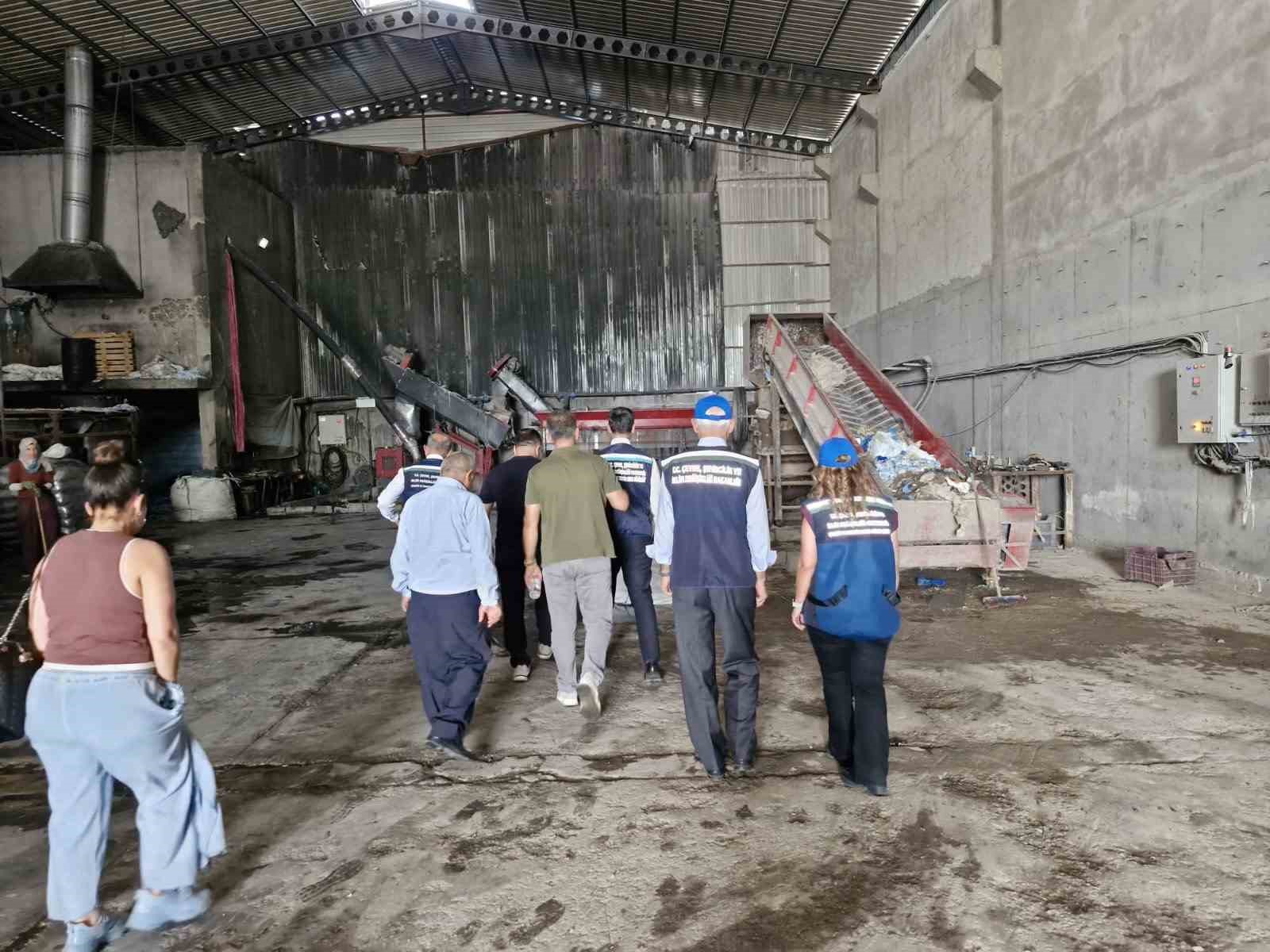 Adana&rsquo;da mikroplastik denetimi: 13 tesise 30 milyon 499 bin TL ceza
