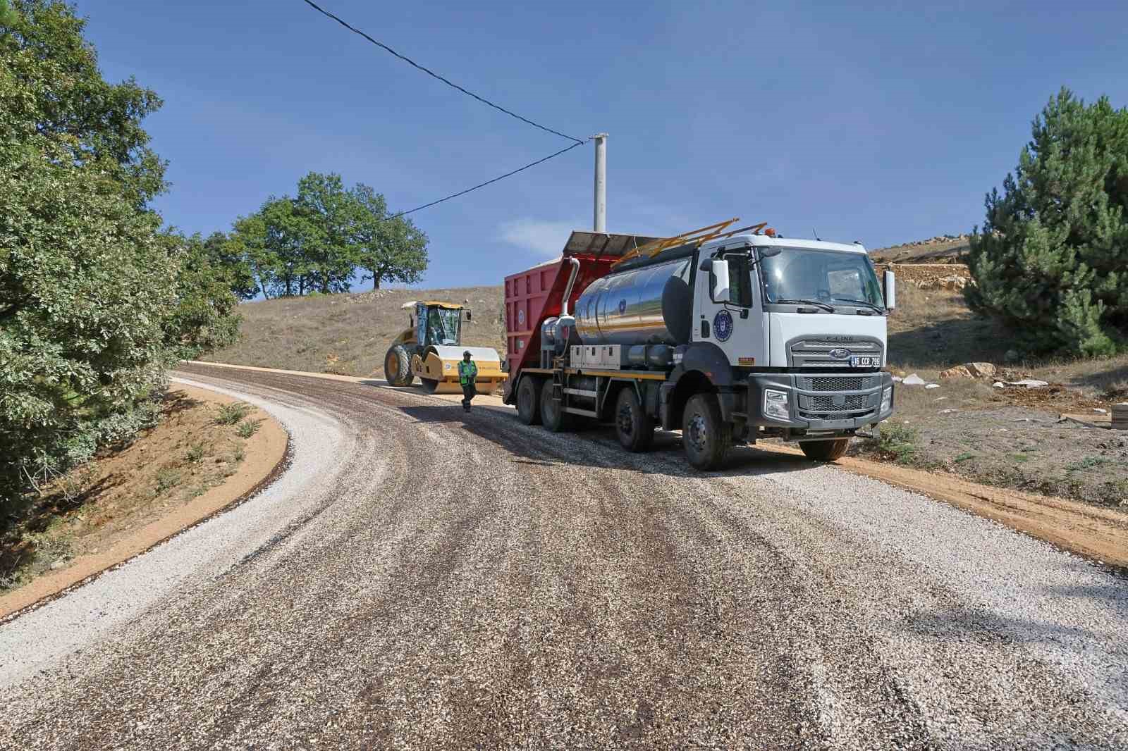 Osmangazi’nin 3 mahallesinde yollar yenileniyor