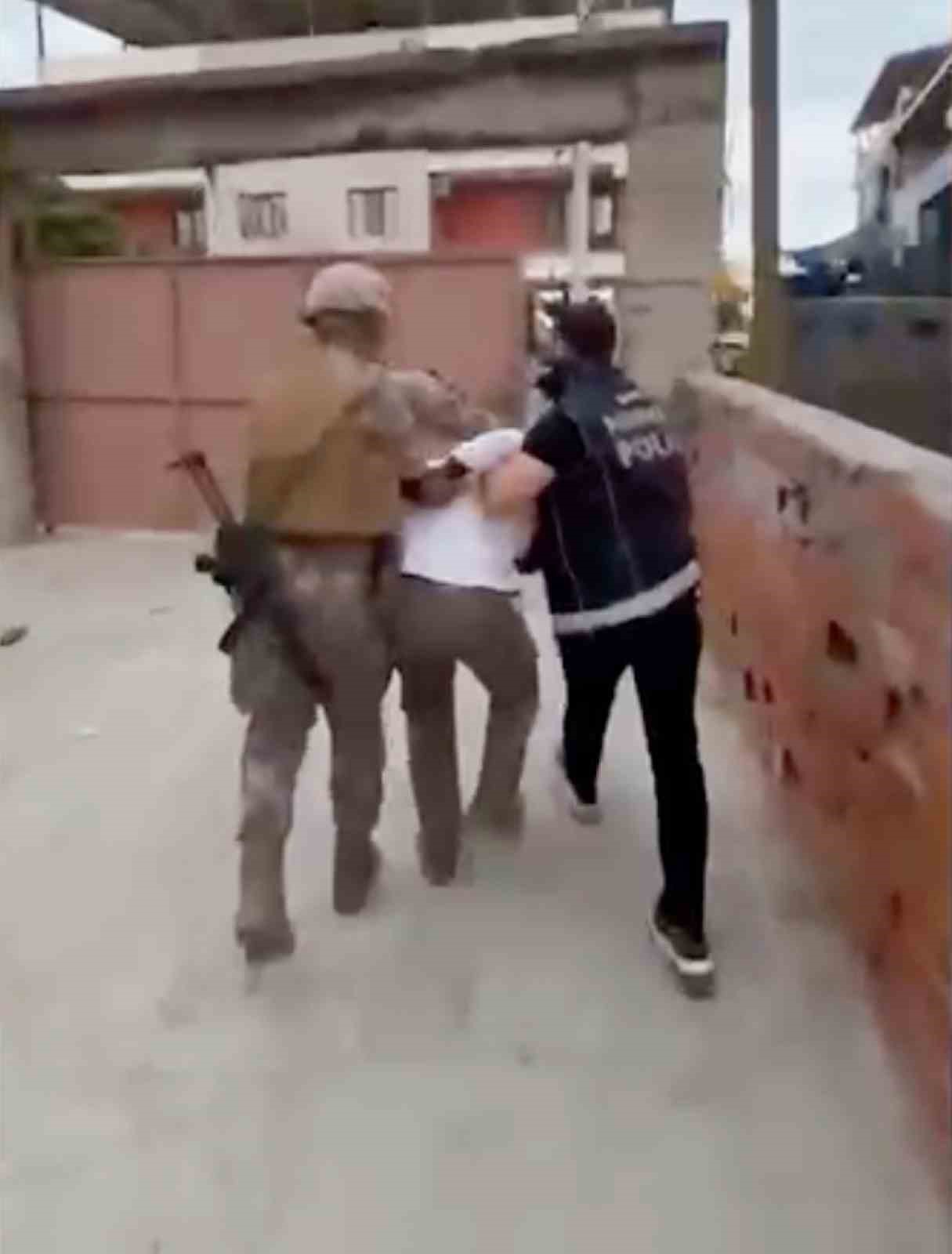 Manisa’da zehir tacirlerine operasyon: 20 kişi tutuklandı