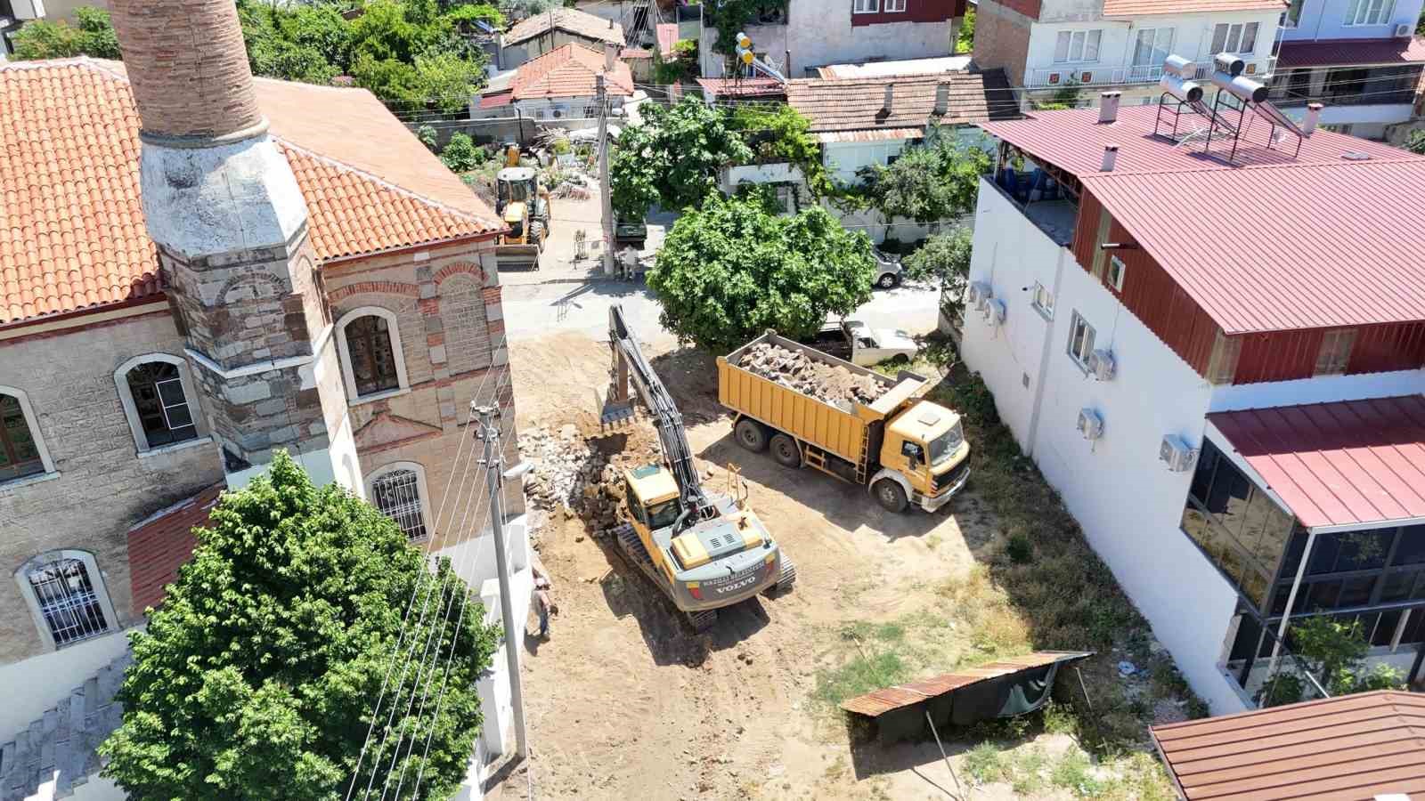Nazilli Belediyesi&rsquo;nden 41 noktada eş zamanlı yol seferberliği