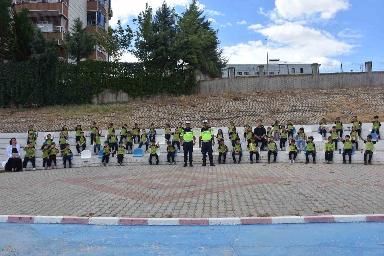 Siirt’te çocuklara trafik güvenliği eğitimi