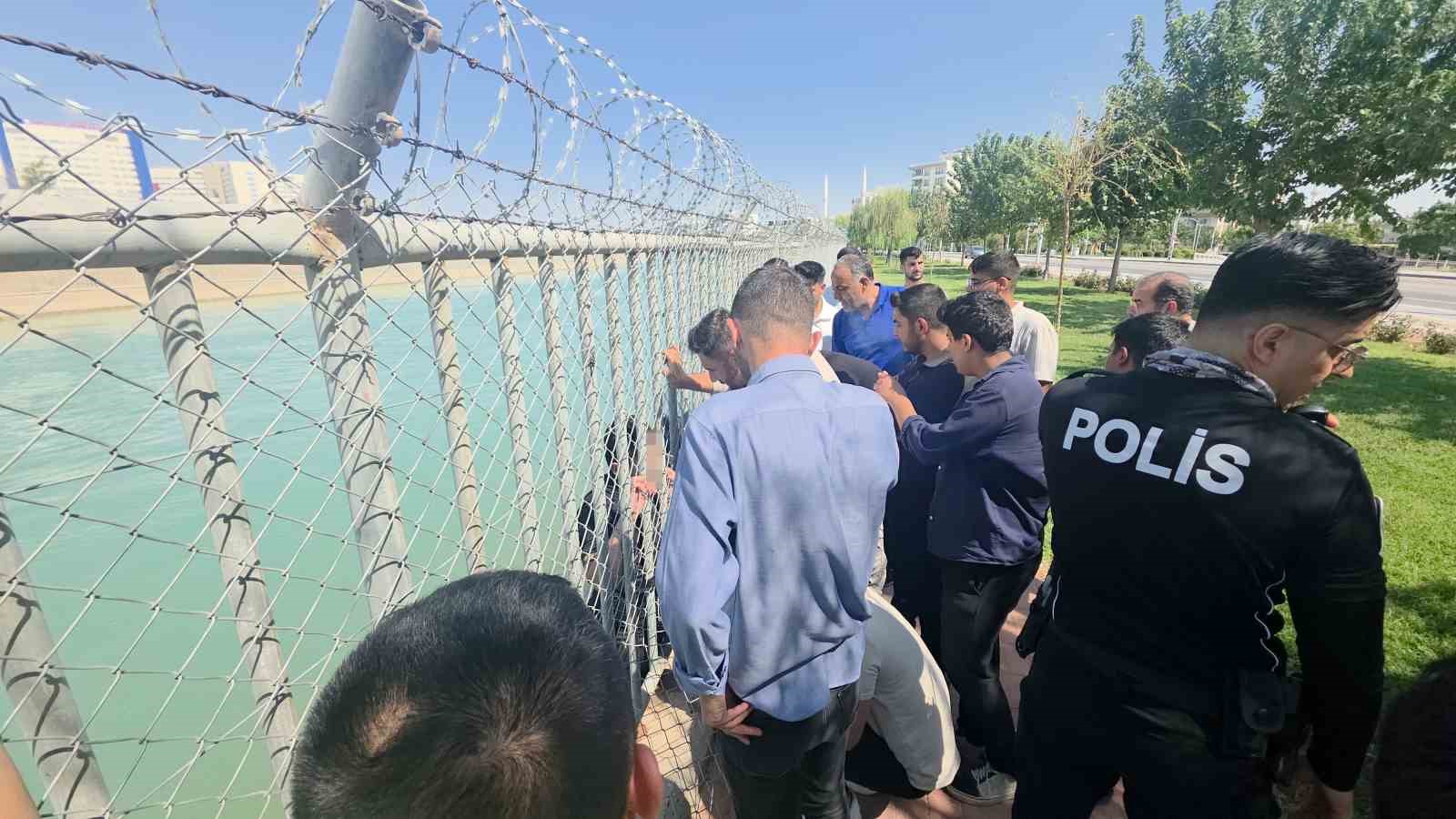 Kanalda boğulma tehlikesi ge&ccedil;iren 2 &ccedil;ocuk valinin korumaları tarafından kurtarıldı