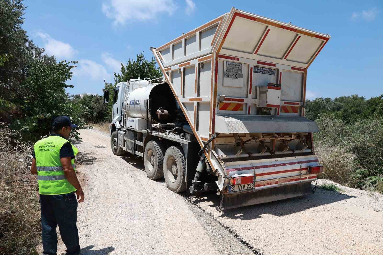 HBB, Defne D&ouml;ver Mahallesi&rsquo;nde yol &ccedil;alışmasına başladı