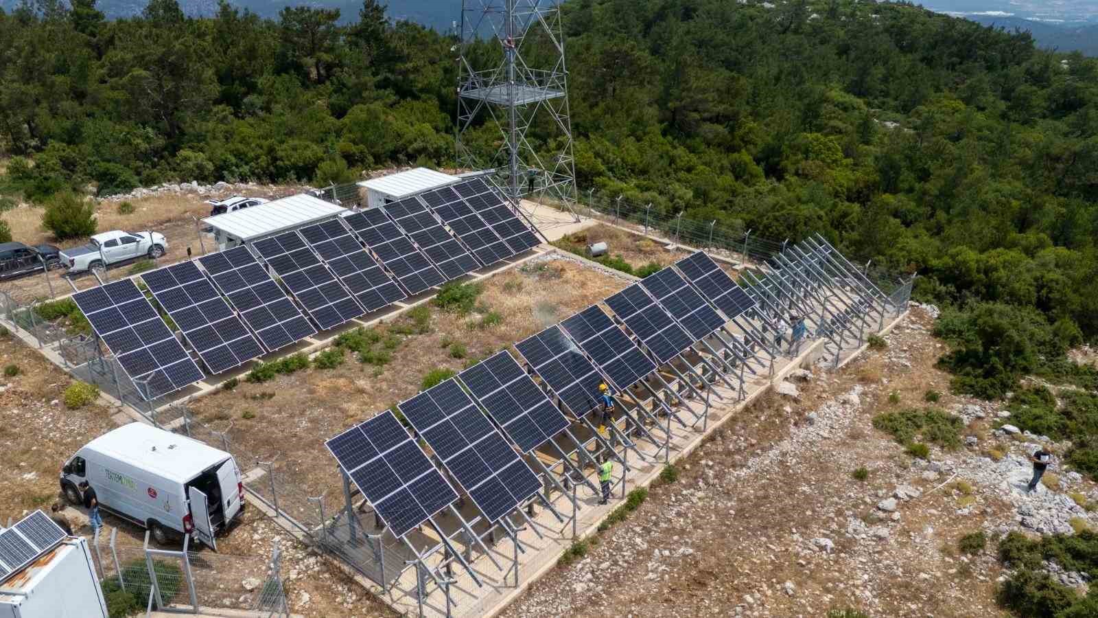 İzmir&rsquo;in kritik haberleşme altyapısına g&uuml;neş enerjili g&uuml;vence