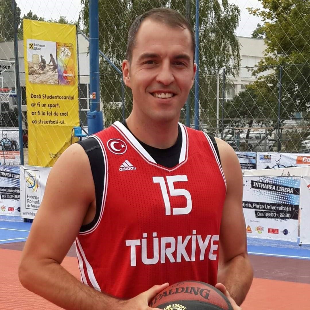 Hasan Aksoyak, basketbolda 40. aktif sezonuna çıktı