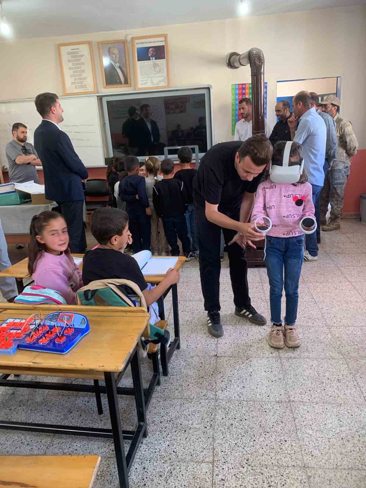 Gürpınar’da öğrenciler bilim ve teknolojiyle buluştu