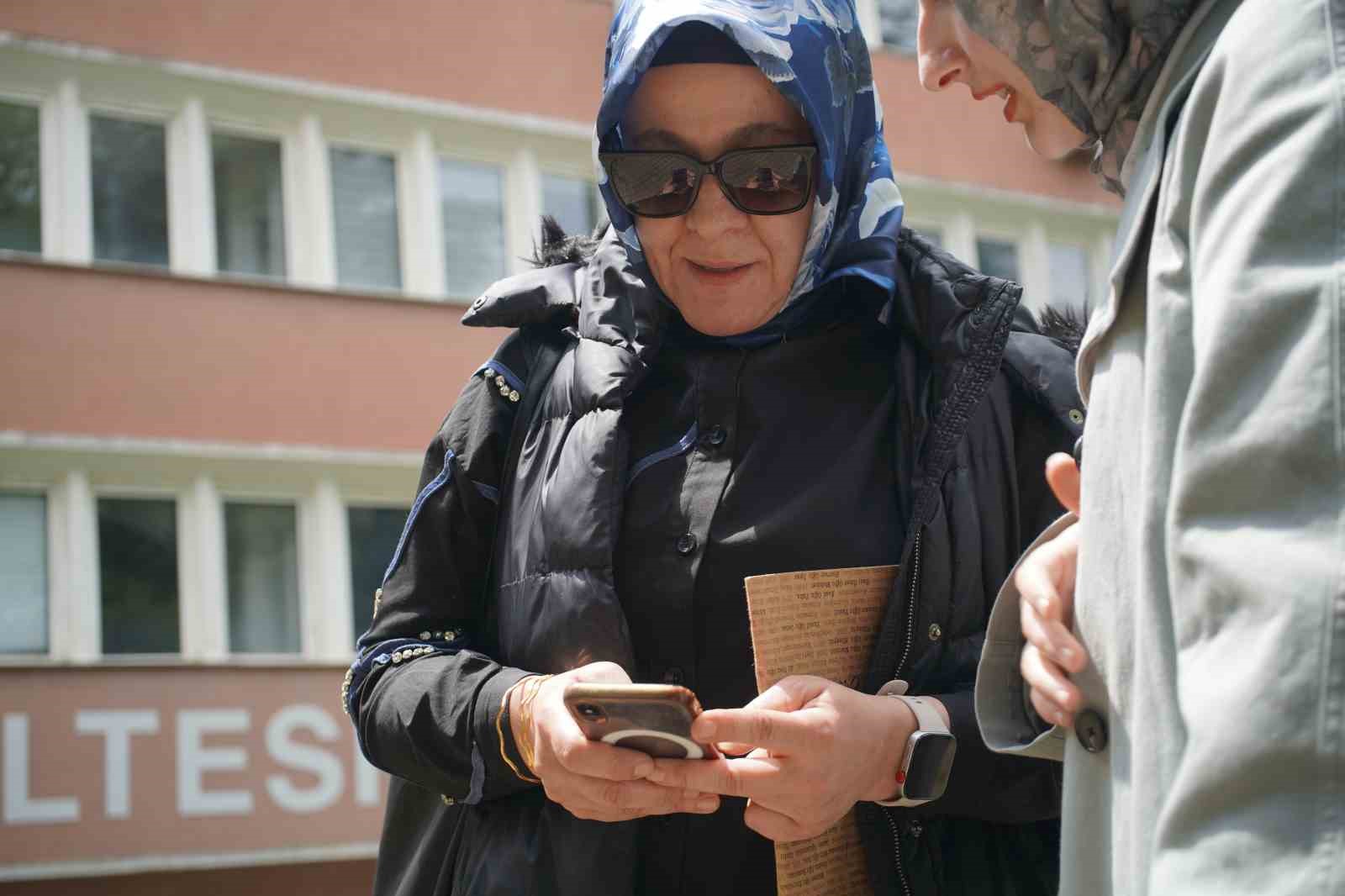 İki çocuk annesi, kızının "yapabilirsin" sözüyle üniversiteli oldu