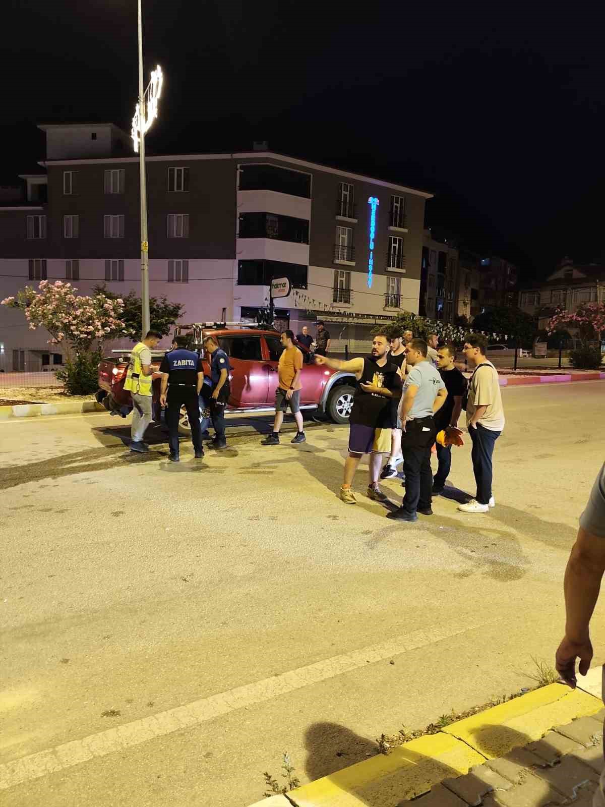 Motosikletle yaya geçidinden geçeyim derken hastanelik oldular