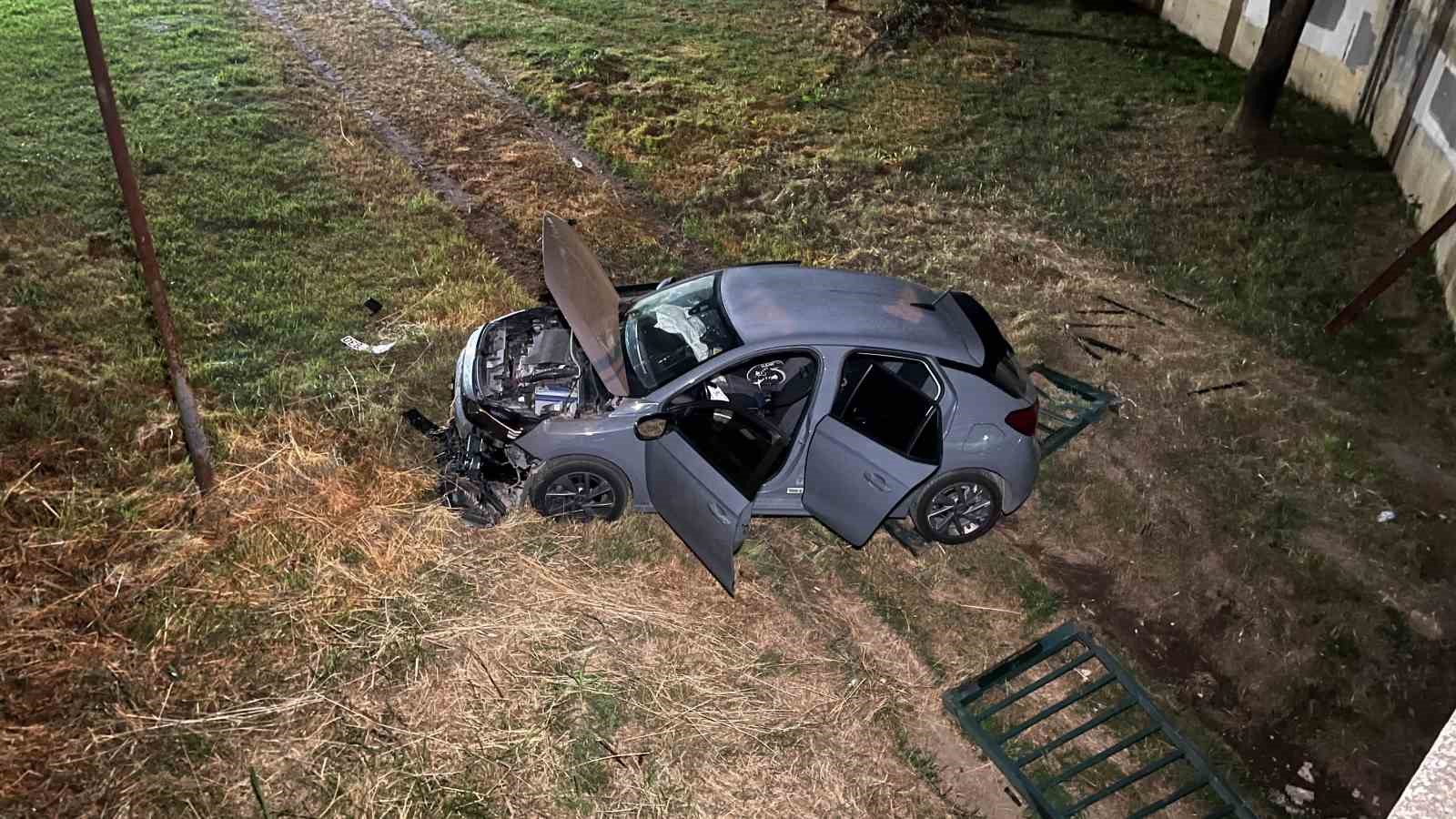 Navigasyon yanlış yolu gösterdi, dereye uçtu: 1 yaralı