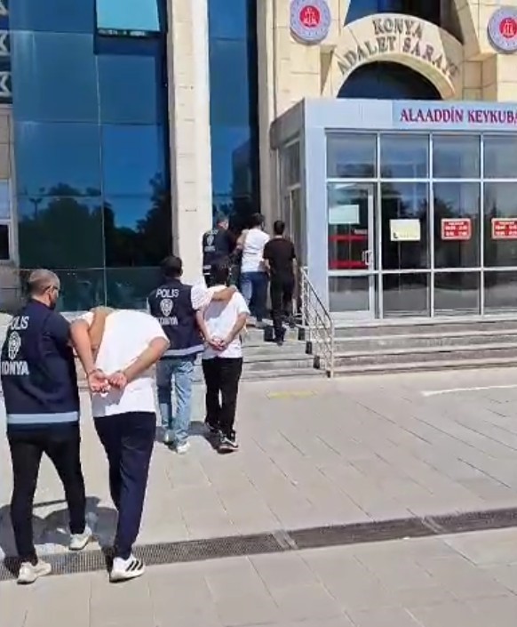 Konya&rsquo;da "Huzur-42-8" uygulamasında 54 yıl kesinleşmiş hapis cezası bulunan 3 şahıs yakalandı