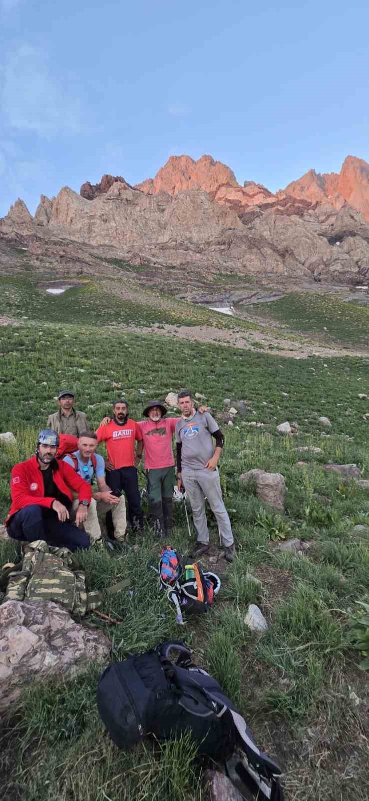 Cilo dağındaki 10 günlük kurtarma operasyonundan nefes kesen görüntüler