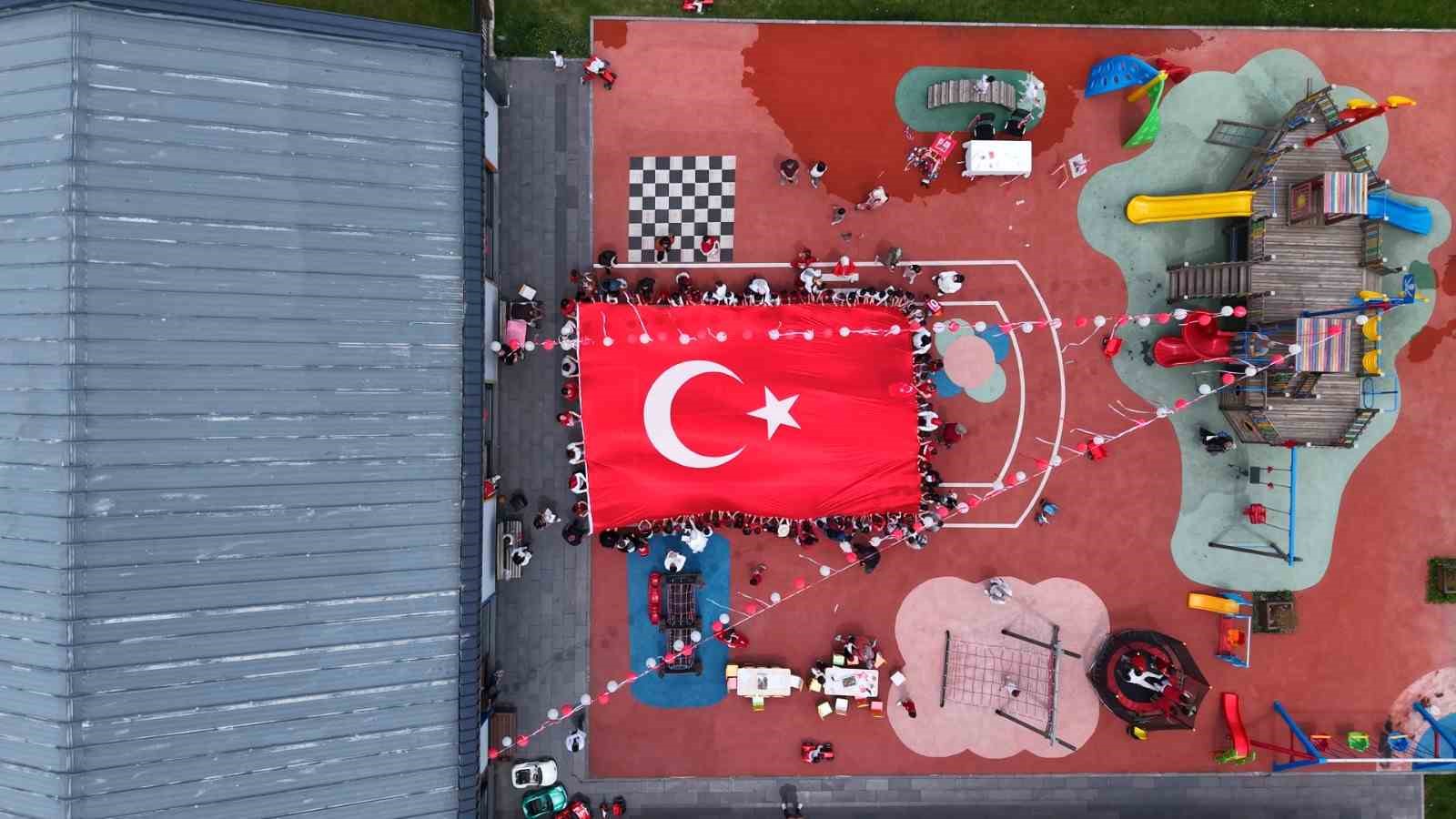 Büyükşehirin çocuk kütüphanesi miniklerinden a milli takıma yürekleri ısıtan destek