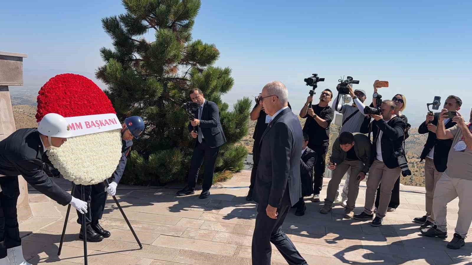 TBMM Başkanı Kurtulmuş Kocatepe’de gerçekleştirilen Büyük Taarruz törenlerine katıldı
