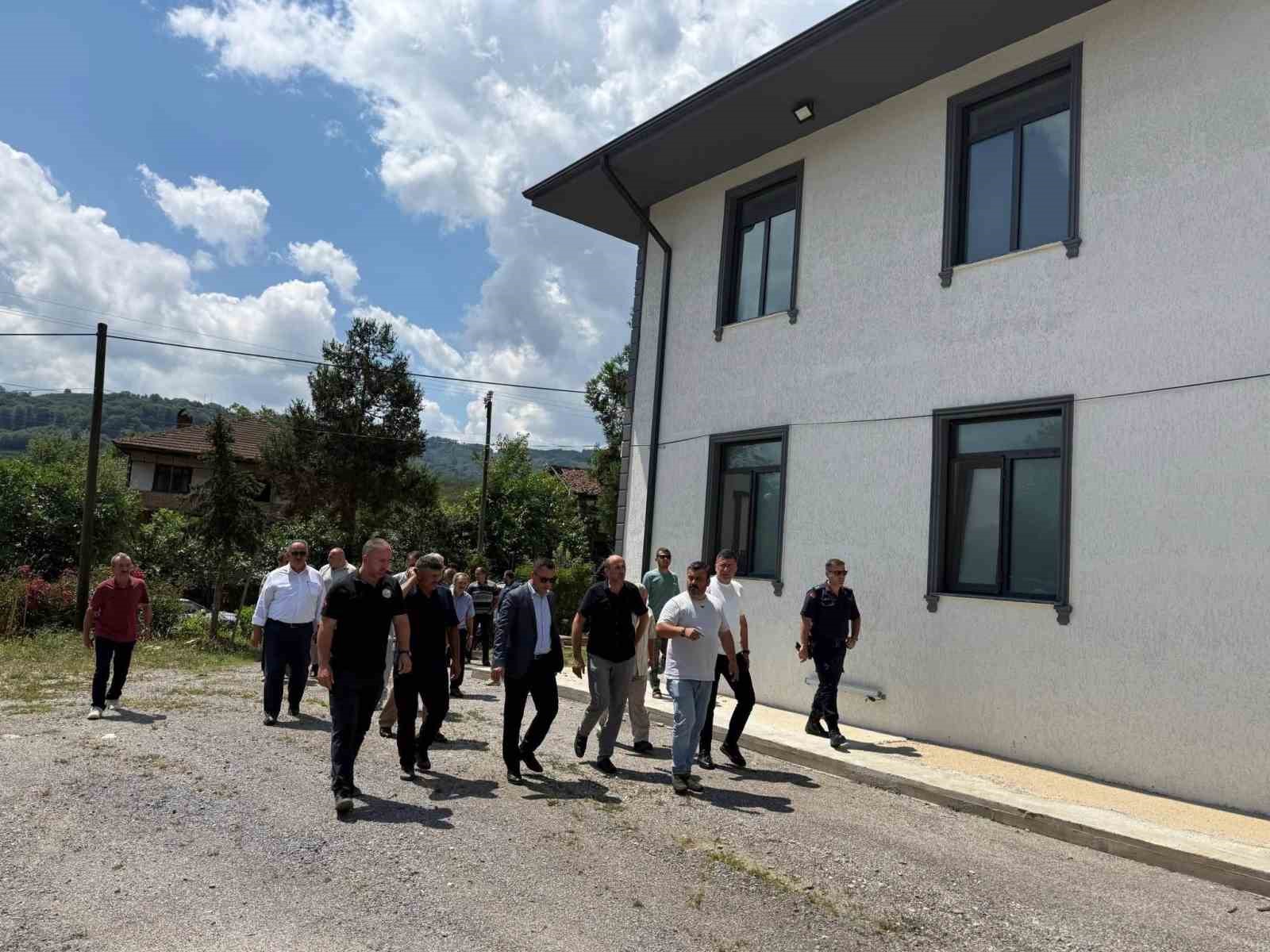 Akçakoca’da köylülerin talepleri yerinde dinleniyor