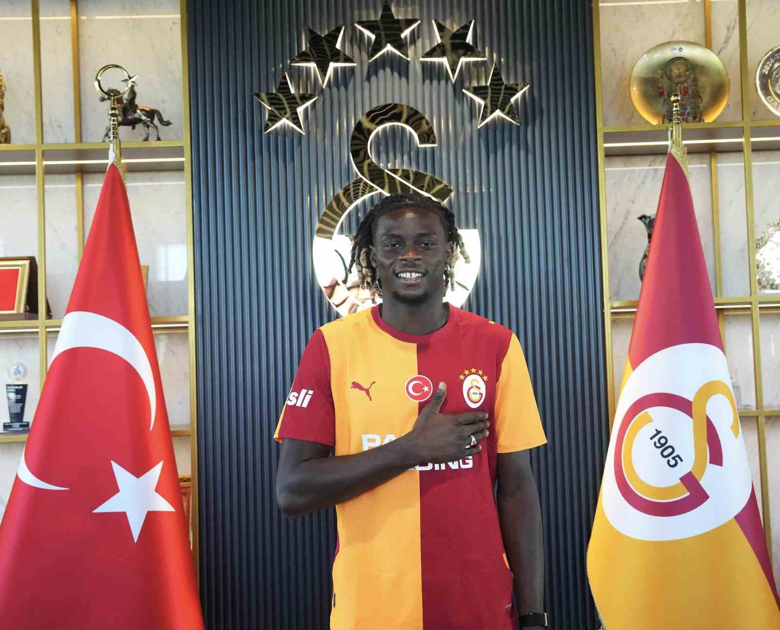 Lesley Ugochukwu, Galatasaray’ın 11. Fransız futbolcusu oldu