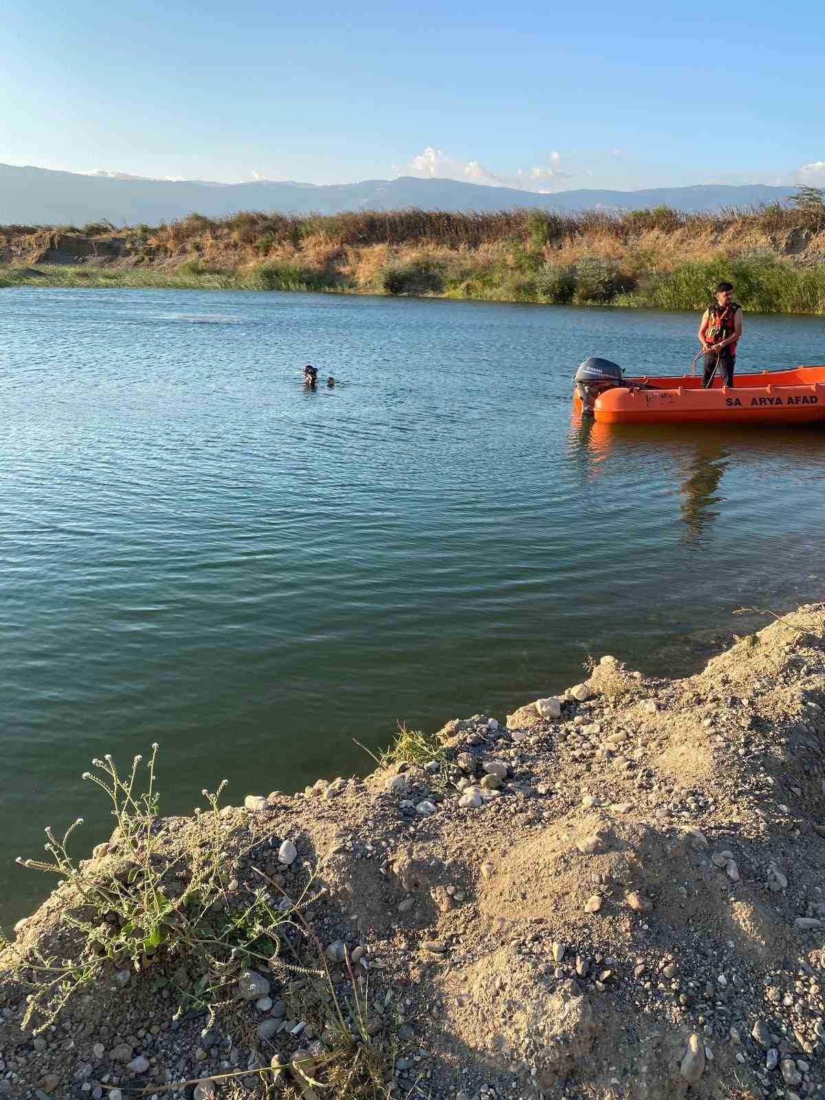 Serinlemek için girdiği göletten cansız bedeni çıktı