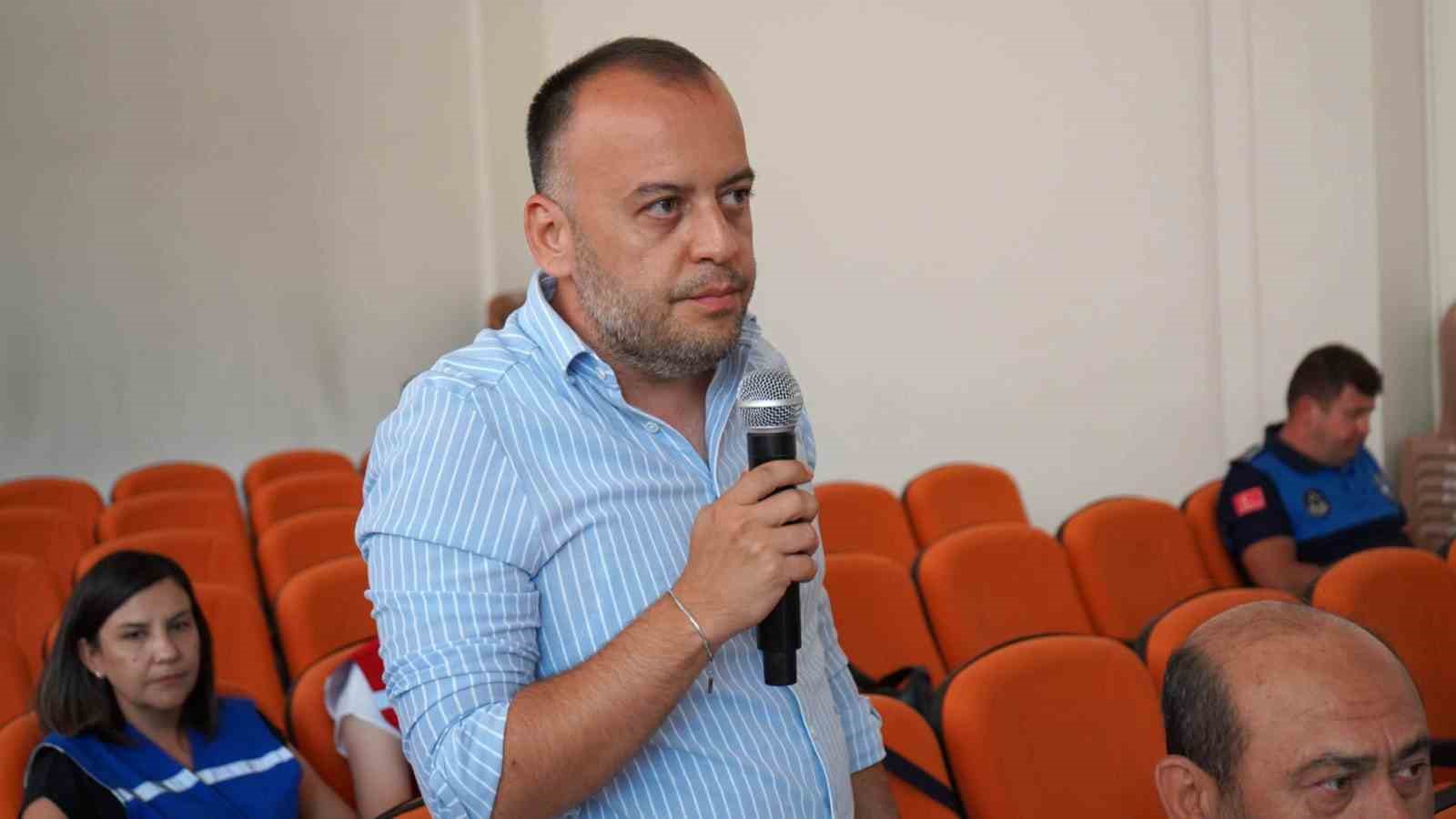 Ula Kaymakamı Ekinci muhtarlarla buluştu