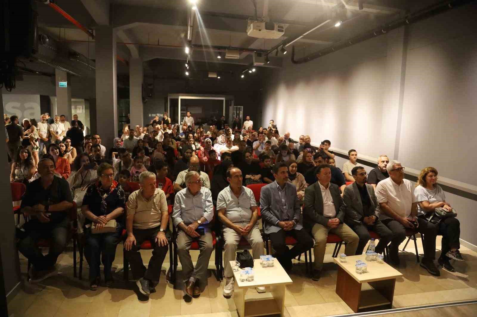 Karagöz, Bursa’da izleyiciyle buluşuyor